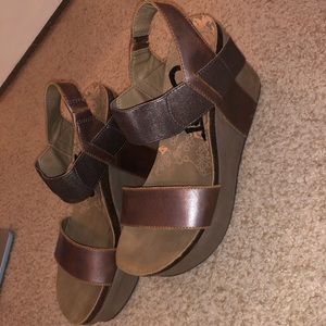 OTBT Bushnell Wedges in Pewter